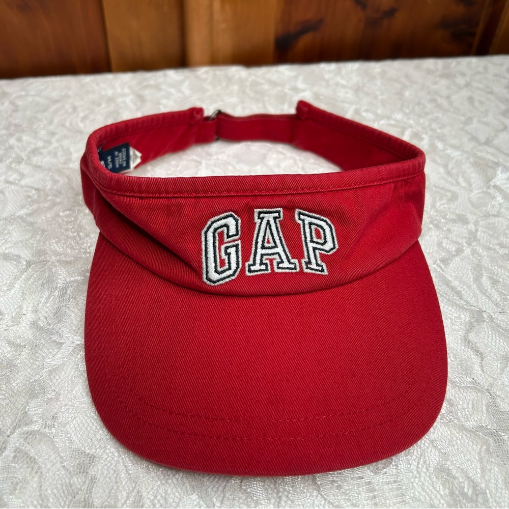 GAP Vintage Kids Red Sun Visor Cap GAP Logo Adjustable Unisex Coastal Beachy Y2K